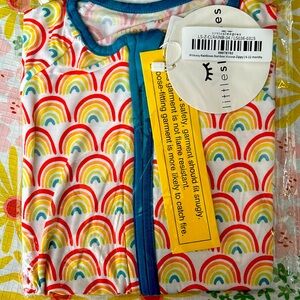 NIB Primary Rainbows Zippie